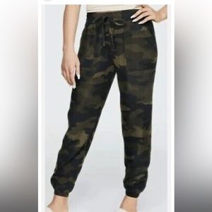 Victorias Secret PINK Camo Easy Fit Nylon Jogger